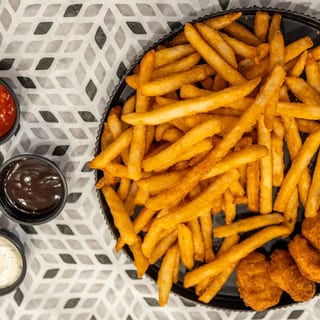 Chicken Nuggets (8 Pc with Fries)