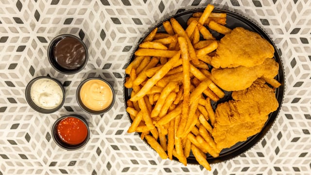 Chicken Tenders (4 Pc with Fries).